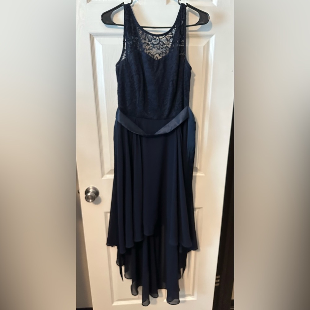 Elegant Navy Blue Lace Evening Dress